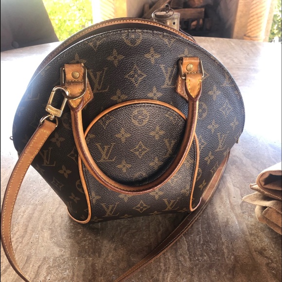 Louis Vuitton Handbags - Louis Vuitton Ellipse MM, LV strap.